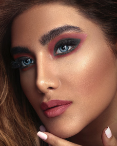 Buy celebrity cosmetics online for eye makeup